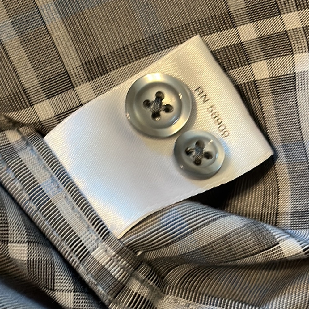 Roundtree & Yorke Travelsmart button down - Picture 7 of 9